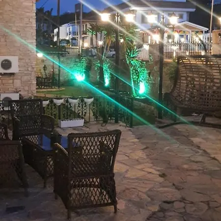 Suinn Cunda Pensión Ayvalı